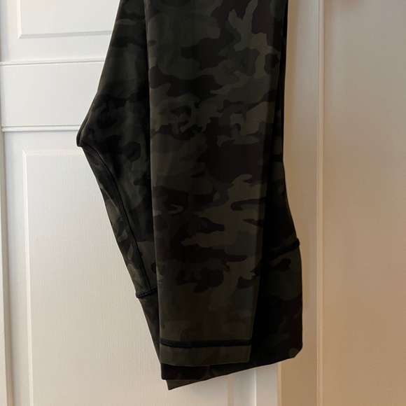 Lululemon Wunder Under High Rise Legging - Picture 3 of 4